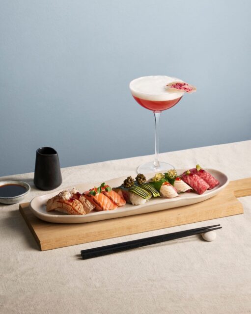 International Sushi Day is on 18th June but Sticks'n'Sushi at The Bentall Centre is celebrating all month long 🍣 Their limited edition Aburi Setto features stunning seared nigiri including Wagyu, salmon and tuna, paired perfectly with their brand new Hojicha Yume cocktail. Available throughout June only, pop in and try it! 🍣🍸