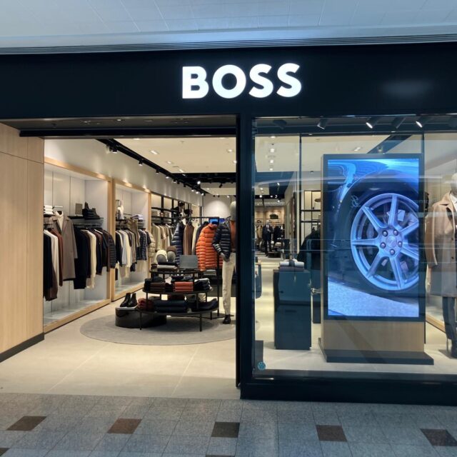 Something exciting has landed at The Bentall Centre ✨

BOSS is now open and ready for business!

Visit today for all of your favourite pieces 👕

#BOSS #Kingston #Bentall