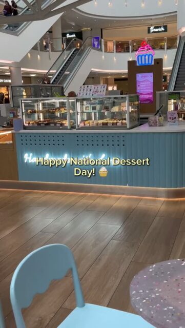 This is your sign to get a sweet treat and celebrate with us! 🎂

📍Lola’s, The Bentall Centre

#Lolas #cupcake #nationaldessertday